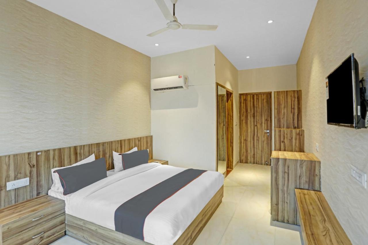 Collection O 85238 Tulika Garden Hotel Izatnagar Bagian luar foto